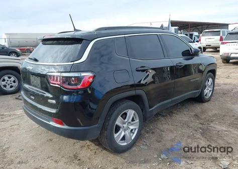 2022 Jeep Compass Latitude Fwd z USA, uszkodzony, nr VIN 3C4NJCBB0NT229808